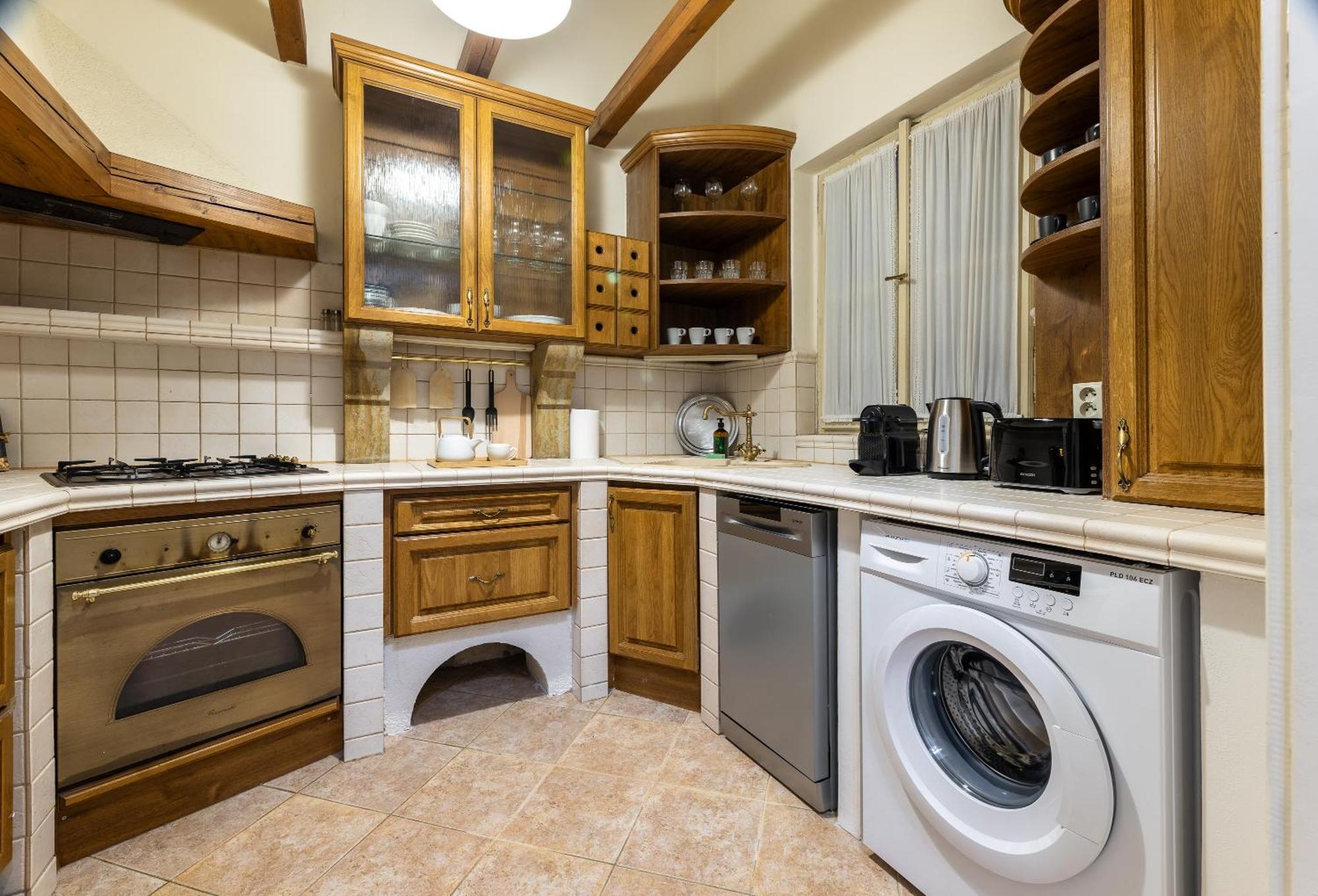 Spacious 2-bedroom In Old Town * Prag